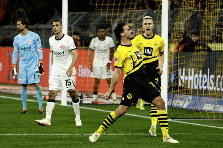 开云在线入口 -包含今夜德国杯传出新动向，马德里竞技复出首秀，管理层表态：悬念犹存，资深球员宣示担当的词条